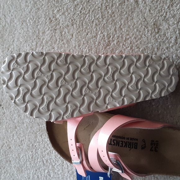 New BIRKENSTOCKS Sandals - Picture 8 of 8